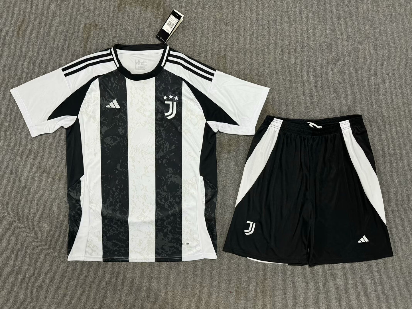 JUVENTUS KIT HOME 2024-2025