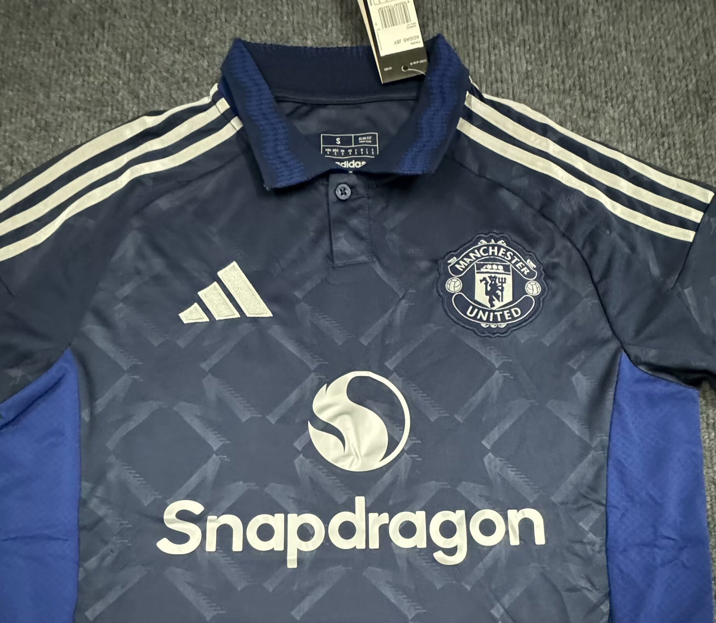 MANCHESTER UNITED KIT AWAY  2024/2025